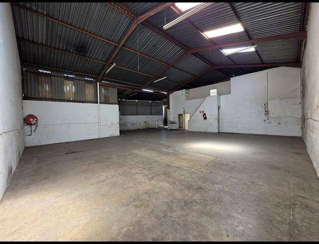 264M² FACTORY TO LET IN ANDERBOLT